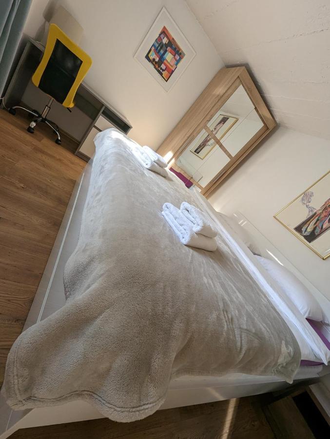 Twin-Magnolias Condo With Garden, Parking & Ev Station Zagreb Exteriör bild