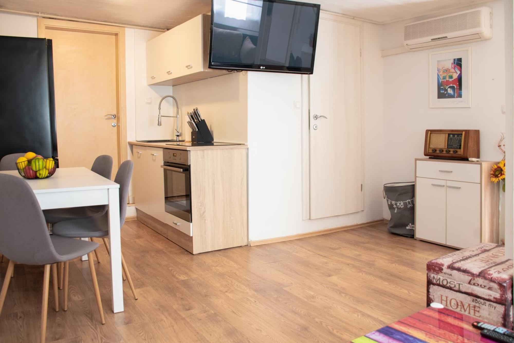 Twin-Magnolias Condo With Garden, Parking & Ev Station Zagreb Exteriör bild