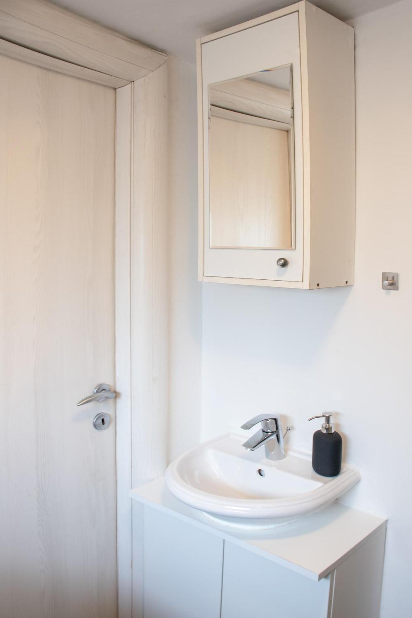 Twin-Magnolias Condo With Garden, Parking & Ev Station Zagreb Exteriör bild
