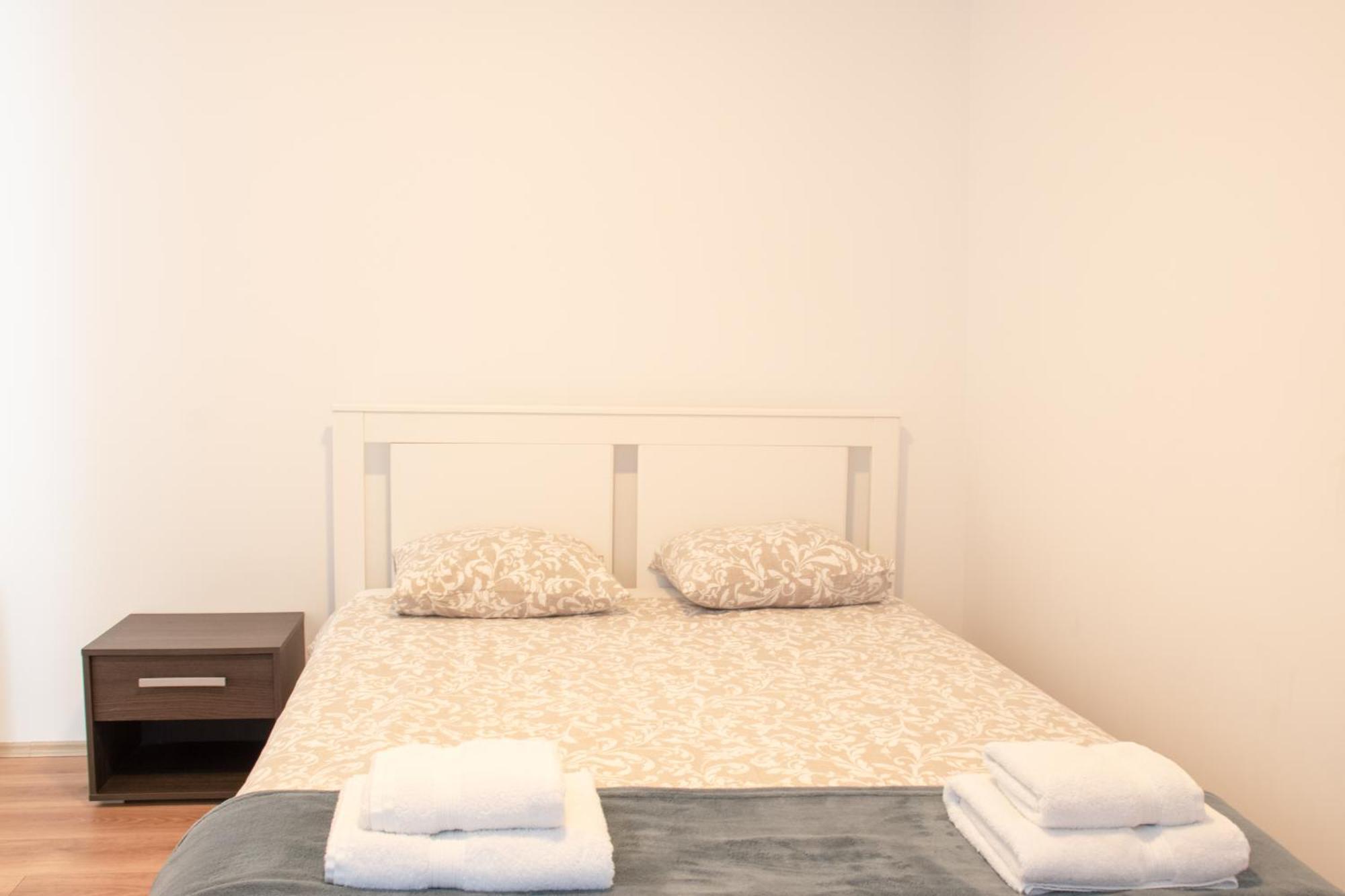 Twin-Magnolias Condo With Garden, Parking & Ev Station Zagreb Exteriör bild