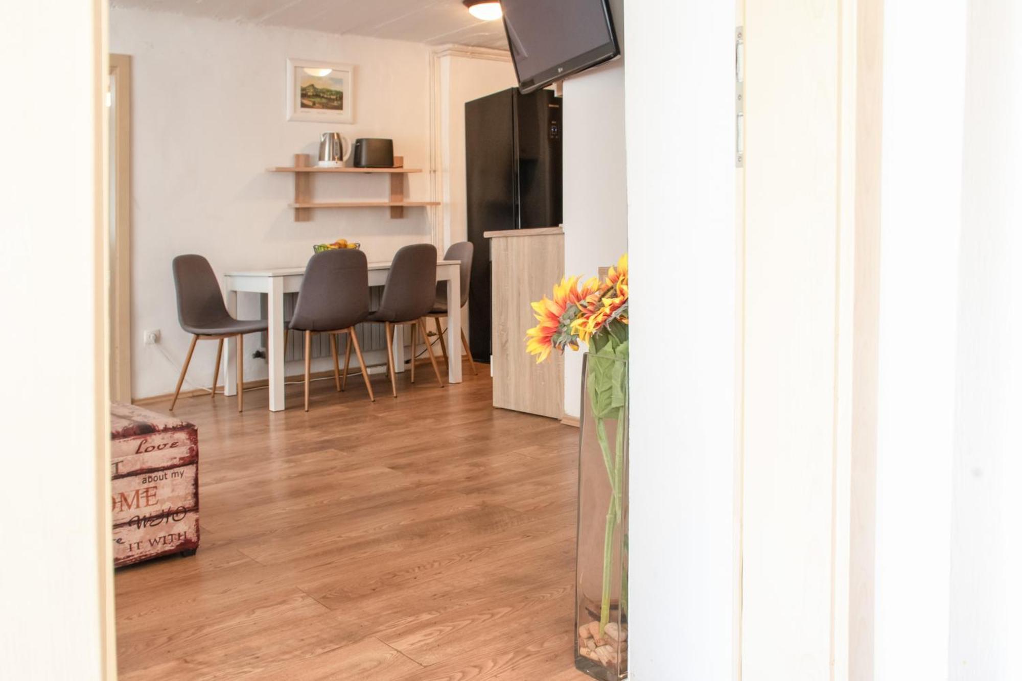 Twin-Magnolias Condo With Garden, Parking & Ev Station Zagreb Exteriör bild